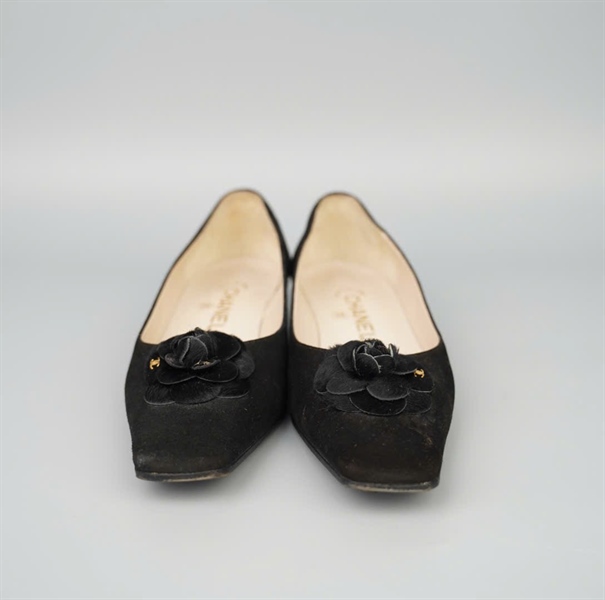 Giày Chanel đen hoa trà sz36 cao 3p KG+