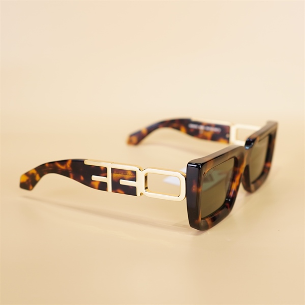 Kính Of-White Hoa Vân+