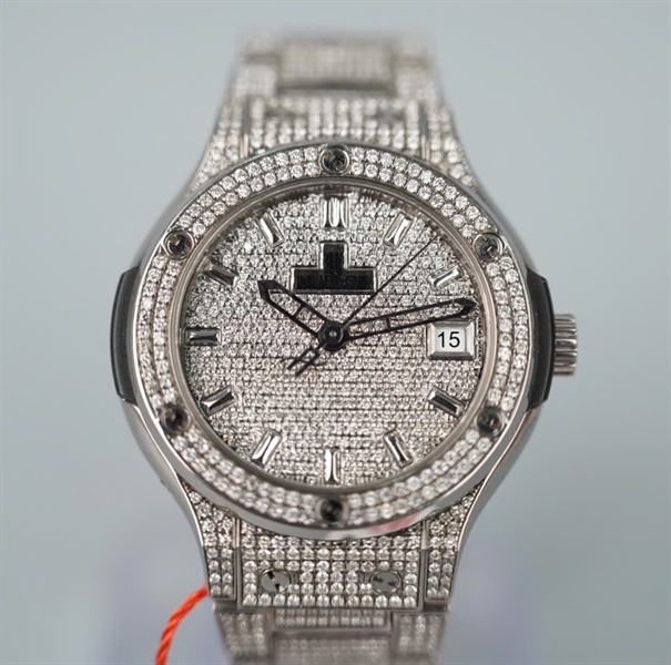 Đồng hồ Hublot trắng full đính đá (964623) sz40 KG+