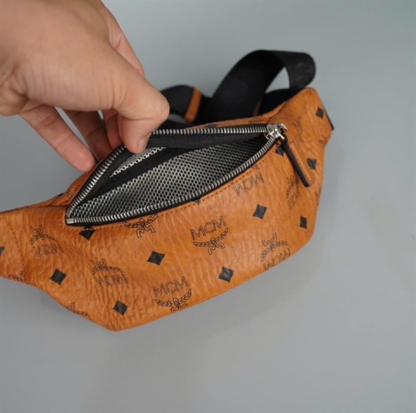 Túi MCM bao tử nâu sz15 (PN) +