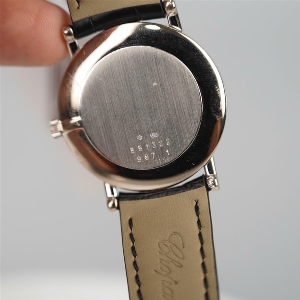 Đồng hồ Chopard mặt tròn viền kim cương quai đen (551322) sz32 (HC) +
