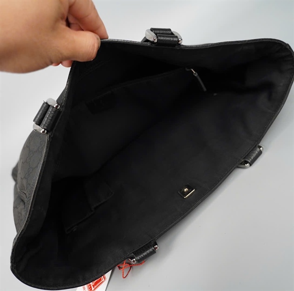 Túi GG Tote đen có túi hộp (268639491403) sz32 KG +