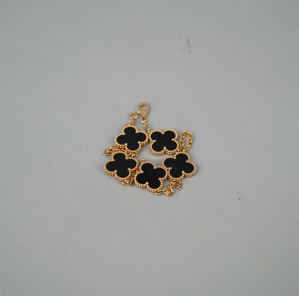 Vòng tay Van Cleef hoa đen (HC)+