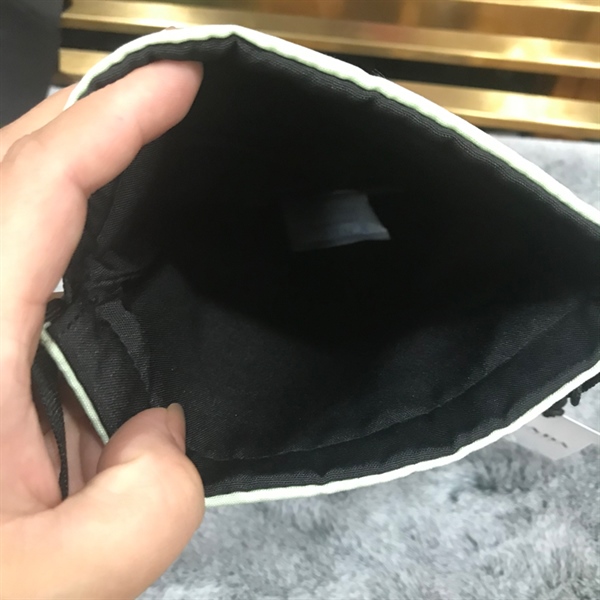 Túi mỹ phẩm Prada dây rút xanh nhạt KG+