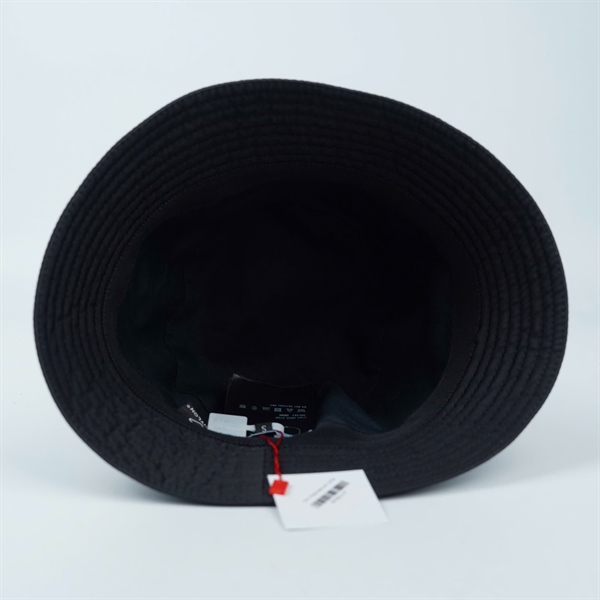 Nón Prada đen (A-T) KG+