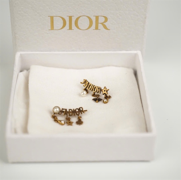Bông tai Dior chữ kèm ngọc (BMC) +