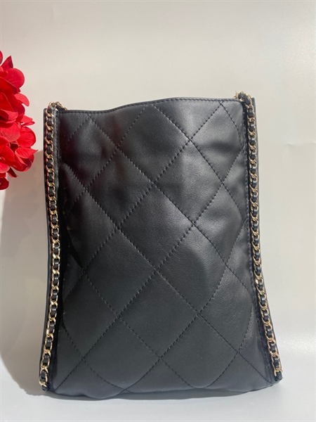 Túi Chanel viền xích +