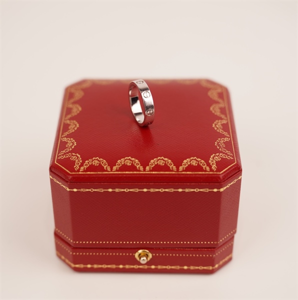 Nhẫn Cartier bạc đính kim cương +