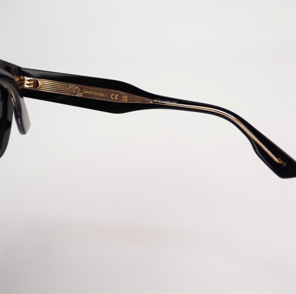 Kính GG màu đen 1084S