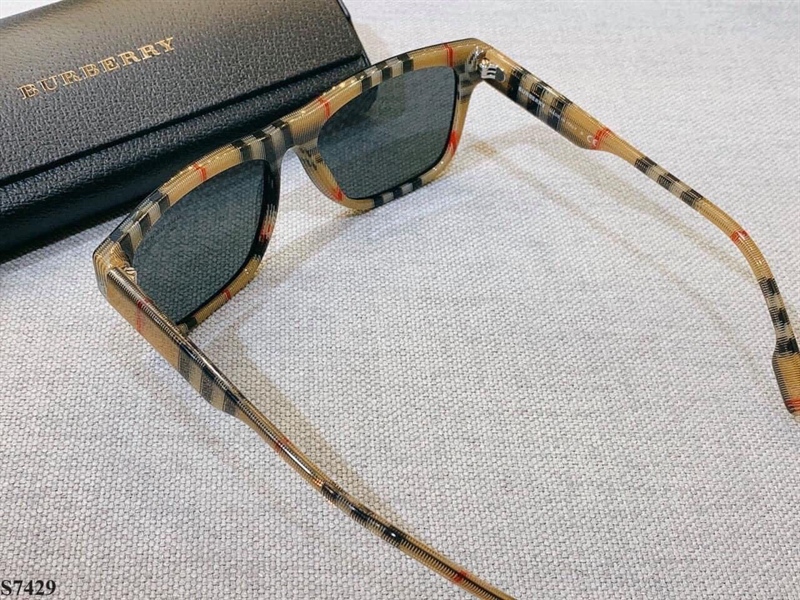 Kính Burberry KG+