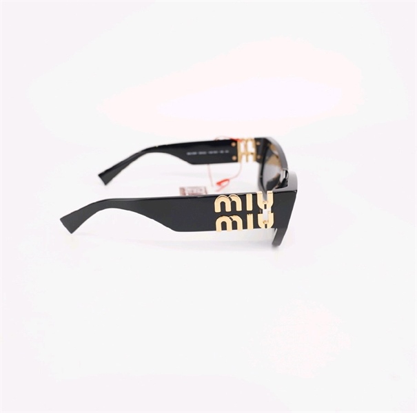 Mắt kính Miu Miu SMU 09W 135 KG+