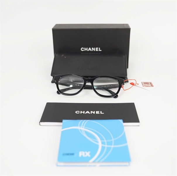 Kính Chanel đen logo trắng (C.76053- 17) KG +