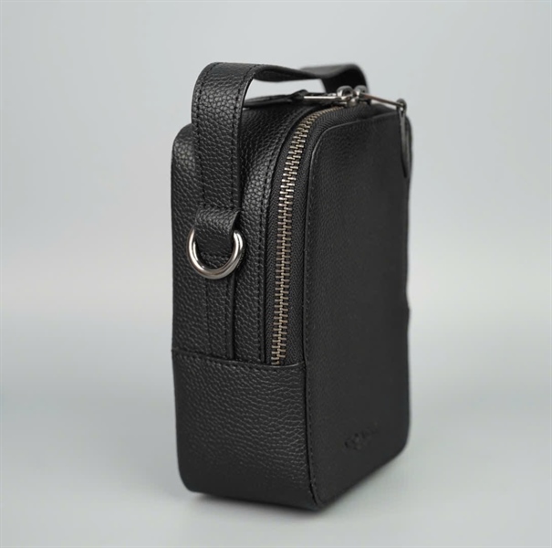 Túi Coach đeo chéo dáng đứng màu đen sz11 +