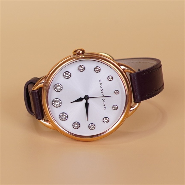 Đồng hồ nữ Marc Jacobs dây da nâu KG+