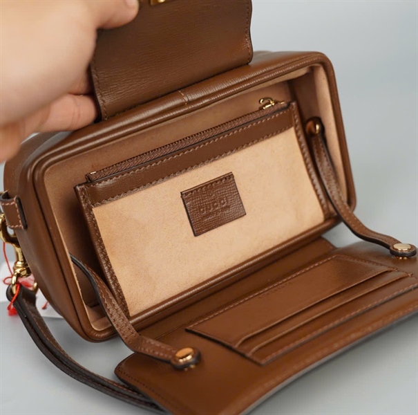 Túi GG clutch xám viền nâu (6143680415) 2strap sz18 KG+