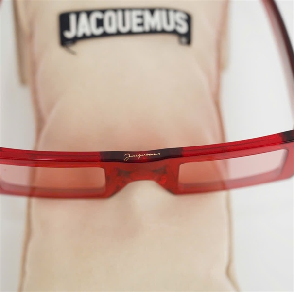 Kính Jacquemus màu đỏ KG+