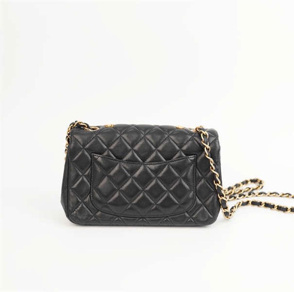 Túi Chanel đen đính charm 27967835 sz20 ( HC) +