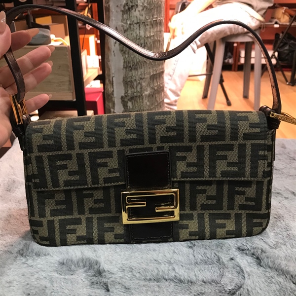 Túi Fendi chữ nhật xám xanh ++