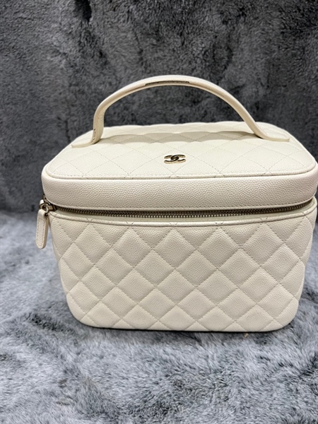 Túi cốp Chanel màu trắng (27273417) KG+
