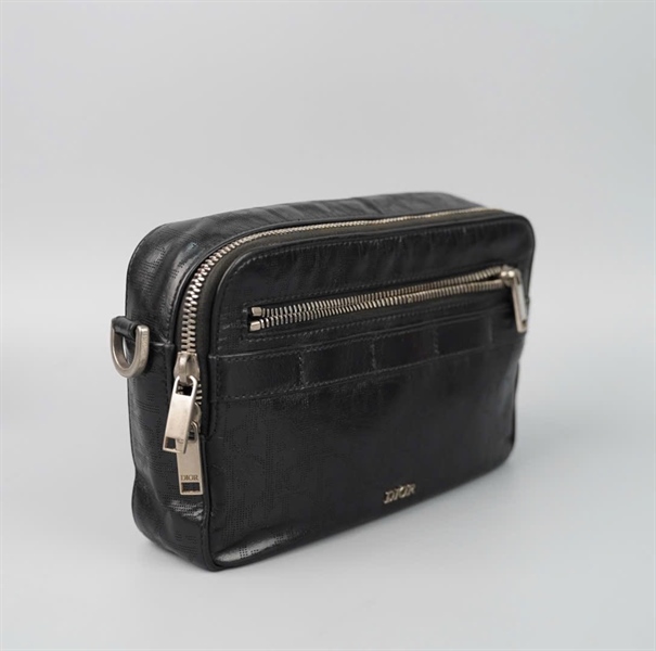 Túi Dior đeo chéo màu đen sz22 KG+