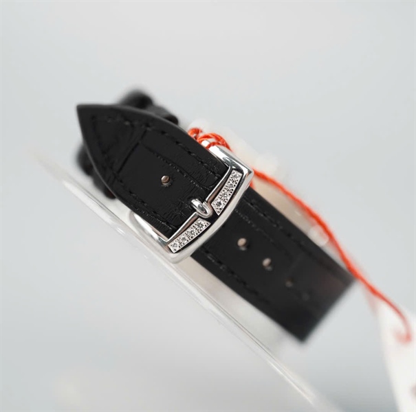 Đồng hồ Franck Muller mặt vuông viền đính đá màu đỏ (no180) sz28 (HC) KG+