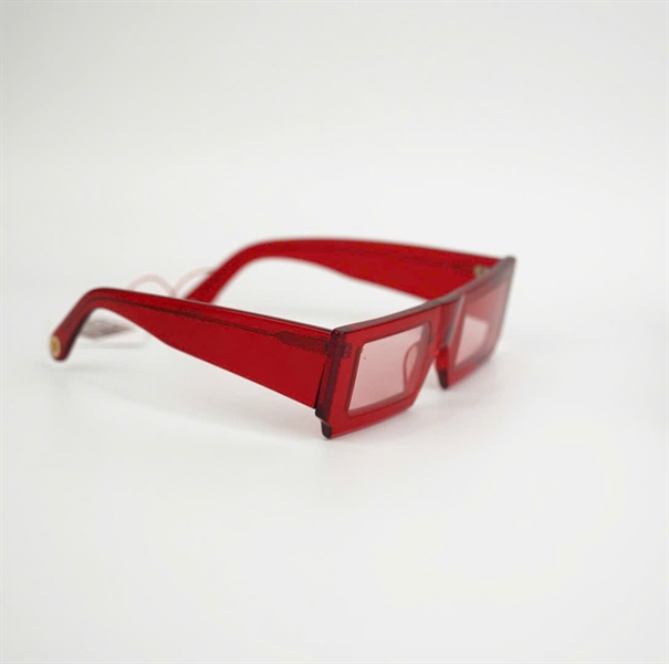 Kính Jacquemus màu đỏ KG+