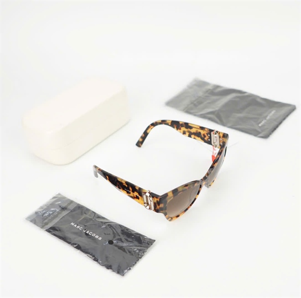 Mắt Kính Marc Jacob màu da beo KG+