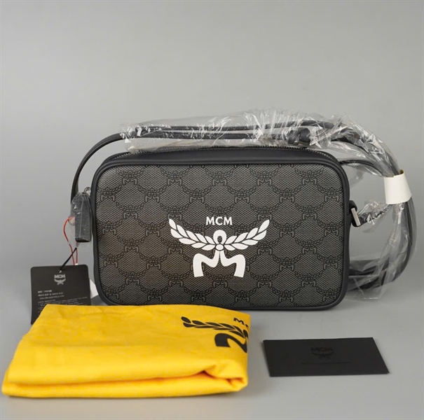 Túi MCM đeo chéo xám đậm sz22 KG+