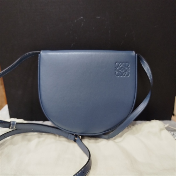 Túi Loewe đáy tròn màu xanh ngọc+