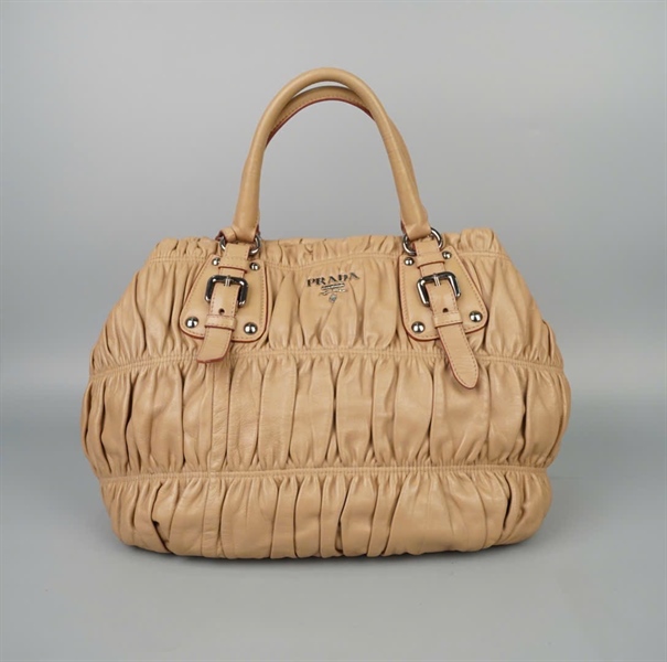 Túi Prada da nhăn màu nude sz36 KG+
