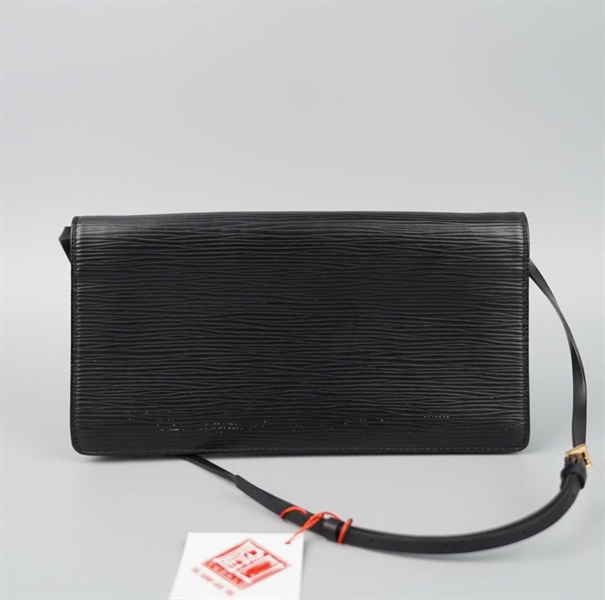 Túi LV kẹp nách vân đen sz22 KG+