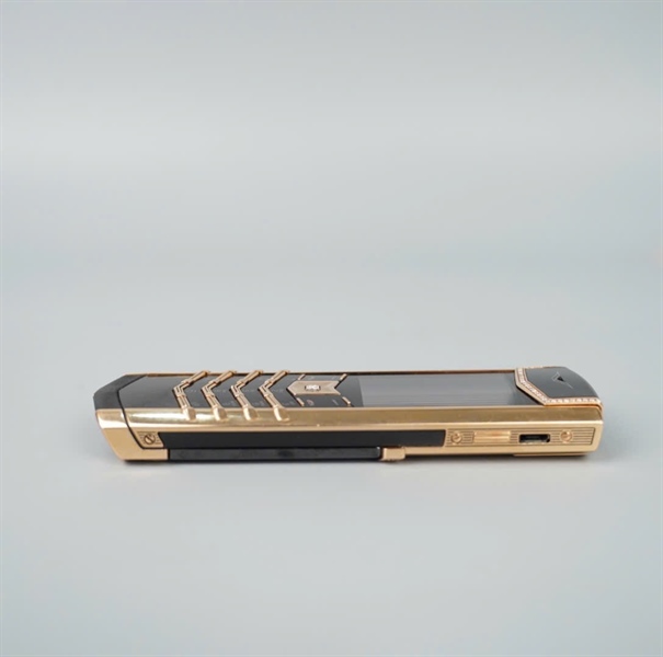 Điện thoại Vertu đen viền vàng (S-129355) (HC) KG+