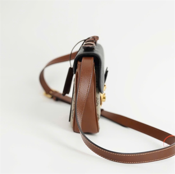 Túi GG Padlook nắp đen viền nâu size 20 KG+