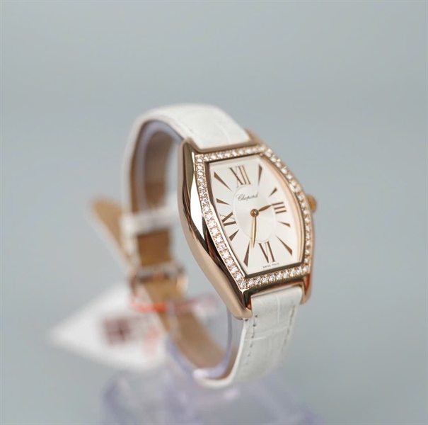 Đồng hồ Chopard dây trắng mặt viền vàng đính đá (7531) (HC)+