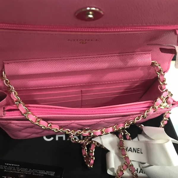 Túi Chanel hồng khóa đính hạt +