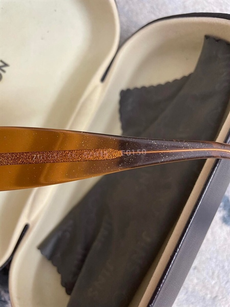 Kính LV Vàng Đen+