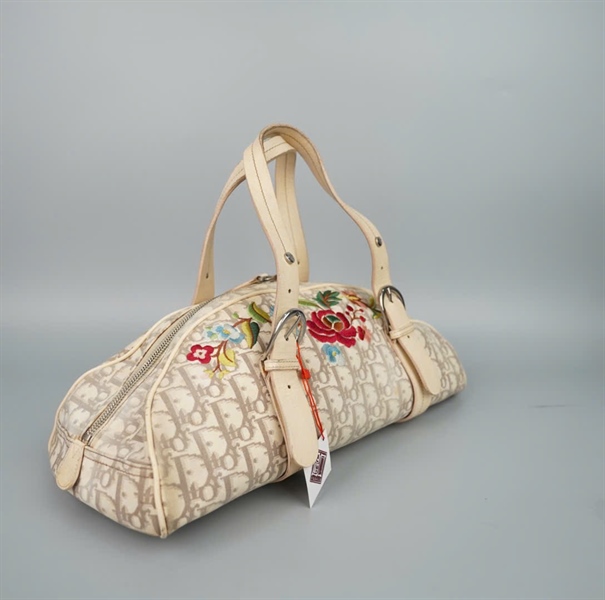 Túi Dior xám thêu hoa sz37 (ALT) KG+