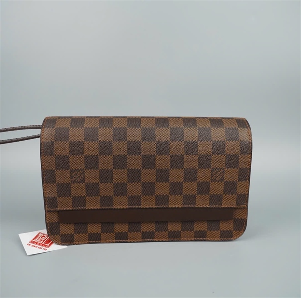 Clutch LV ô vuông nâu đậm SN1008 (LT)KG+