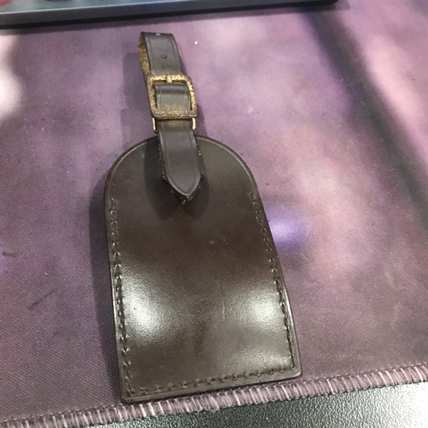 Charm LV nâu đen+