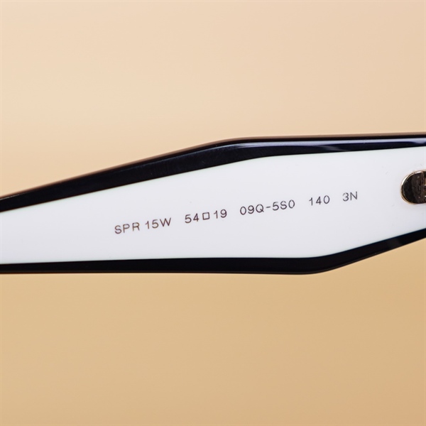 Kính Prada Đen viền trắng KG+