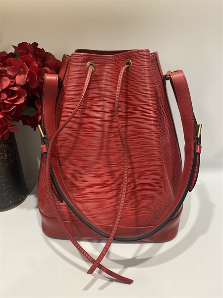 Túi LV Noe Shoulder Bag Red KG +