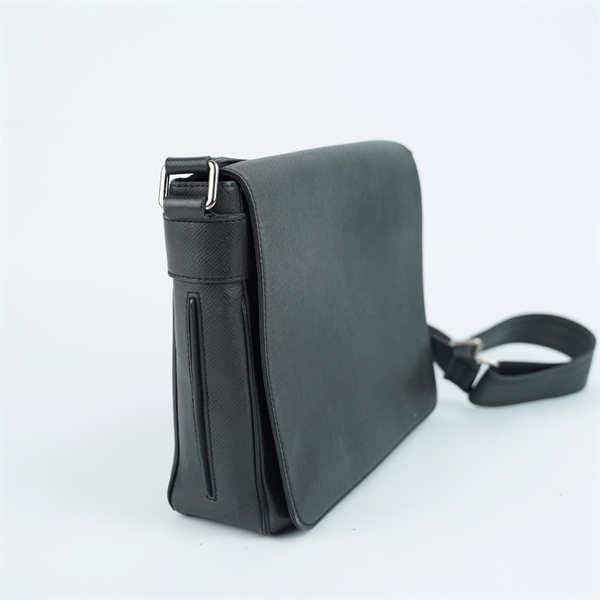 Túi LV đeo chéo đen (BA4113) sz26 (LT) KG+