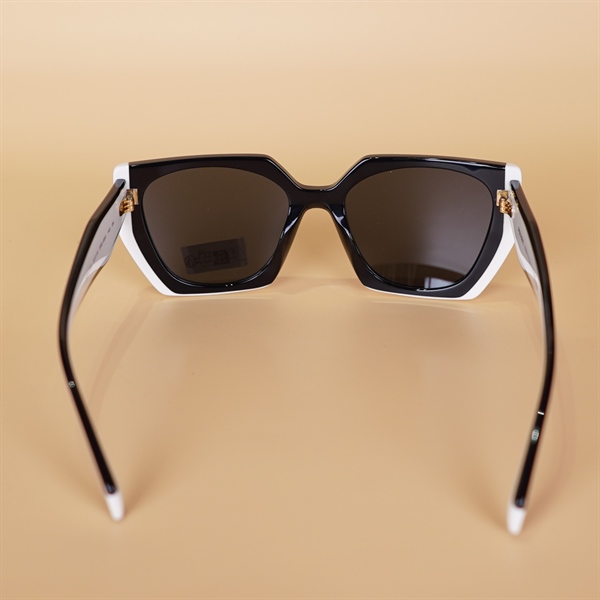 Kính Prada Đen viền trắng KG+