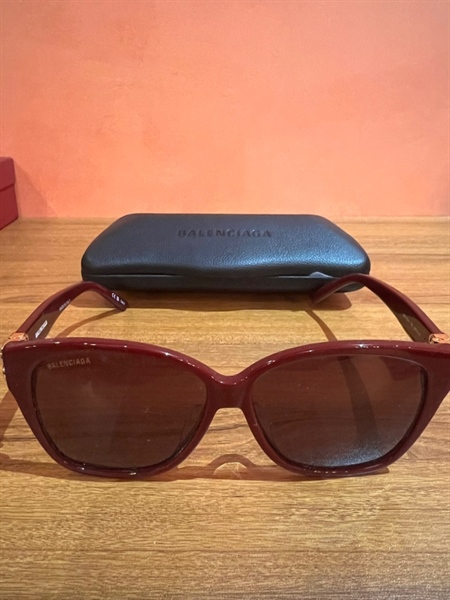 Kính Balenciaga gọng đỏ đô KG+