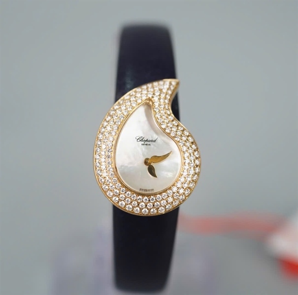 Đồng hồ Chopard mặt hình giọt nước dây đen (493136) sz25 KG+