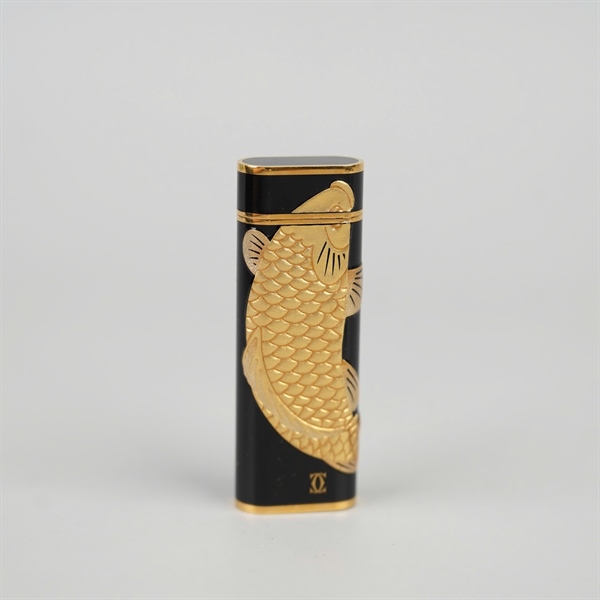 Bật lửa Cartier đen hình cá chép (G96712) KG+