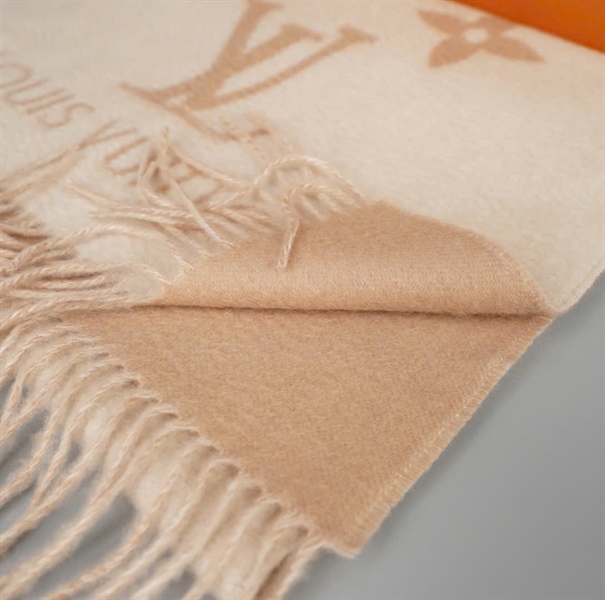 Khăn LV màu nude (PN) +