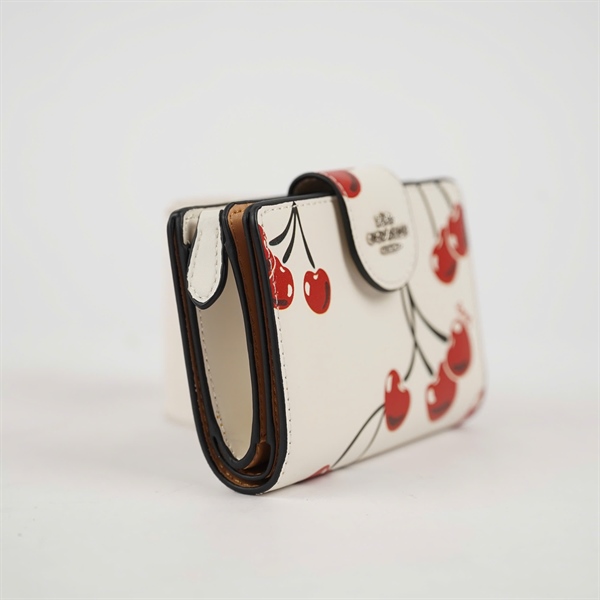 Ví Coach trắng in họa tiết Cherry +