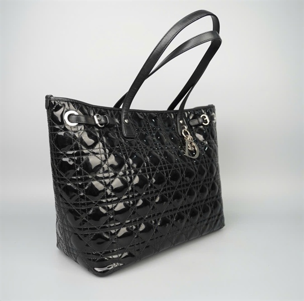 Túi Dior tote màu đen bóng có lót form (01-BO-1100) sz34 KG+