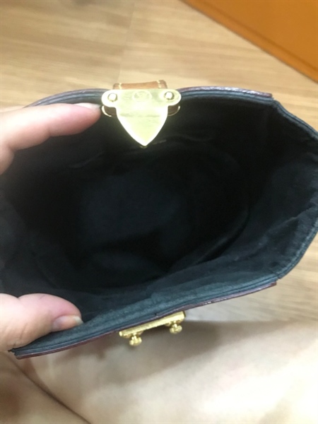 Túi trụ LV hoa nâu+